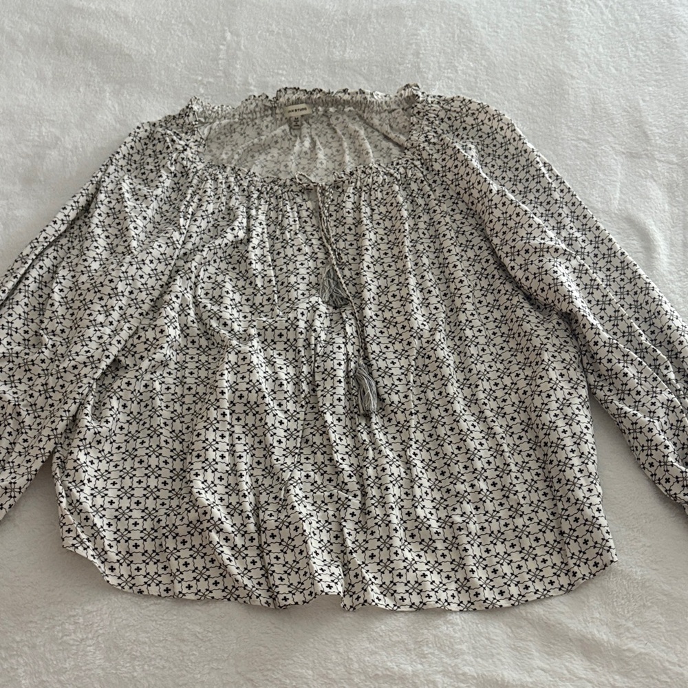 Elegant Black and White Geometric Blouse
